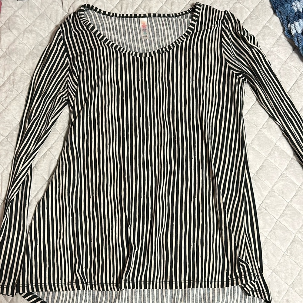 Black and white long sleeved shirt